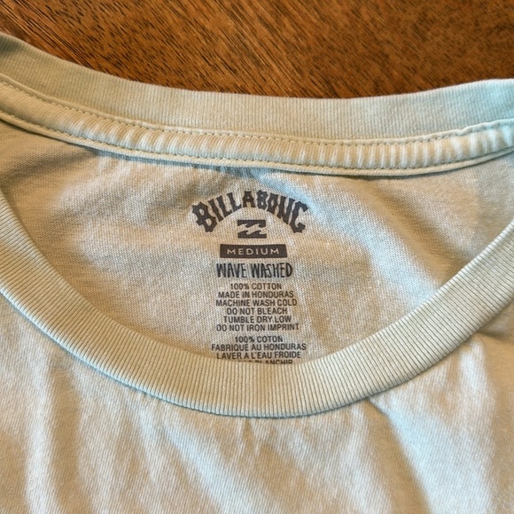 Men’s Billabong tshirt in a lemon lime color - Picture 2 of 4